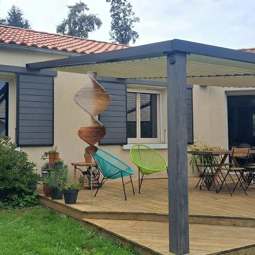 super_mais_cette_202604241947 Pergola métallique sur mesure en Vendée